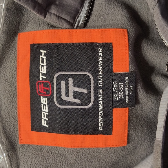 Free Tech Performance Outer Wear Coat - Picture 3 of 4